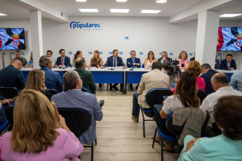 Núñez insiste en el eslogan político del PP y promete bajar los impuestos y reducir las listas de espera