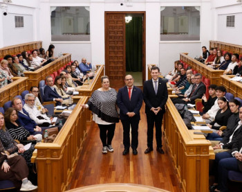 El presidente de las Cortes Regionales censura “el odio a los pobres” 