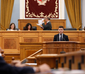 Las Cortes Regionales aprueban la retirada del Estatuto de Autonomía del Congreso y la 'Ley de medidas urgentes de suelo y vivienda'