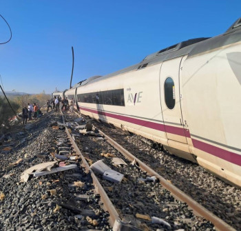 Accidente ferroviario tras la colisión de dos trenes en la estación de Urda (Toledo)