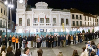 Cientos de personas se suman en Guadalajara al minuto de silencio por las víctimas del accidente ferroviario 