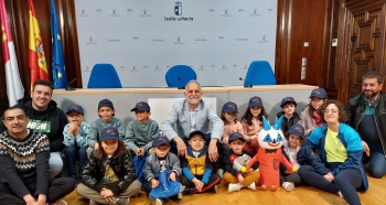 El Gobierno regional felicita a escolares de Chiloeches ganadores del concurso ´Guía de Valores en el Deporte´