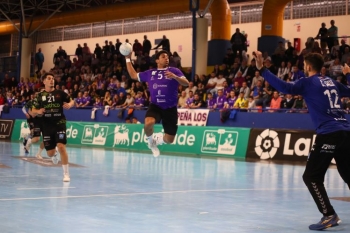 El Cívitas Balonmano Guadalajara no pudo evitar la derrota ante BM Torrelavega 