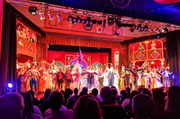 El último pase de "El Gran Showman" del Grupo de Teatro Sanlesianos será en favor de Manos Unidas