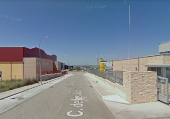 En estado grave tras aplastarle un camión en Chiloeches