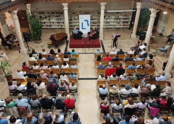 Héctor Abad Faciolince arranca los actos programados para conmemorar el Día del Libro en la Biblioteca pública provincial