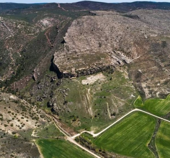 Riba de Saelices: del gris al verde dieciocho años después del devastador incendio del Alto Tajo