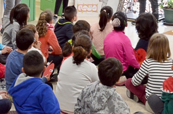 Este jueves, se abre el plazo para solicitar las 1.000 becas municipales para libros y material escolar 