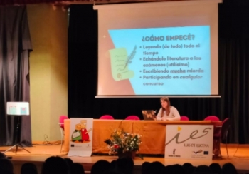 Raquel Arbeteta, la profe de Biología y Geología del IES Luis de Lucena que escribe novela de ciencia-ficción 