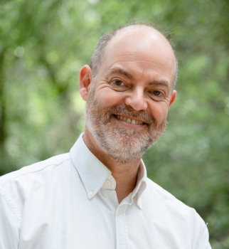 Enrique Burmeister: "Ciudadanos está acostumbrado a que las encuestas no sean favorables, pero en las urnas tenemos buenos resultados"