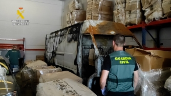 La Guardia Civil incauta dos toneladas de marihuana y detiene a una persona en Cabanillas del Campo