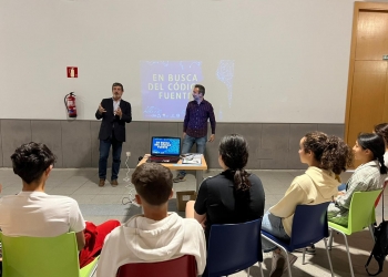 Un centenar de jóvenes de Guadalajara estrenan el escape room de RAEE CLM “descubriendo el código fuente”