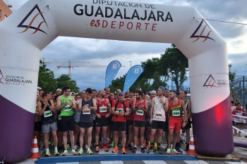 Más de 450 corredores en la I Carrera Nocturna Francisco J. Barril de Azuqueca 
