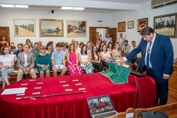 Pioz retrasa la constitución de su Ayuntamiento y Contigo inclina la balanza de los Gobiernos de El Casar y Torrejón del Rey hacia la extrema derecha