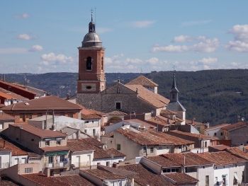 Un hombre de 80 años es atropellado en Horche por un vehículo que daba marcha atrás