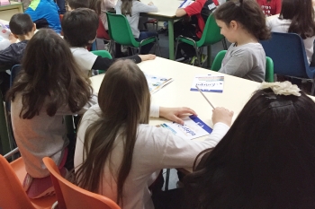 A partir del lunes, se pueden retirar los 1.000 vales-librería de las becas para libros y material escolar