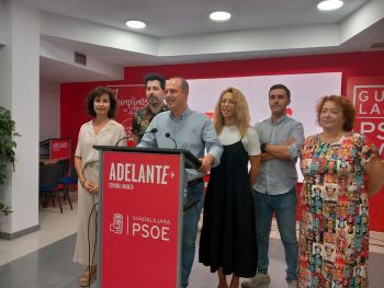 El PSOE sospecha que Guarinos está comprando voluntades de Vox a cambio de sueldos en el Ayuntamiento