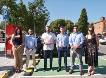 Azuqueca consolida su compromiso con la sostenibilidad con la apertura del primer punto municipal para la recarga de vehículos eléctricos