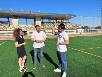 Renovado el césped artificial del campo de fútbol 11 en Azuqueca