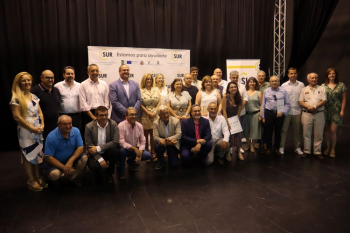 Adasur suscribe los contratos para poner en marcha 15 proyectos empresariales en la Alcarria Sur