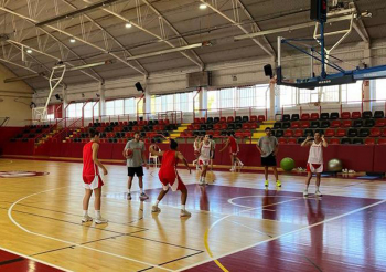 El polideportivo La Paz de Azuqueca acoge desde el sábado un torneo internacional de baloncesto femenino