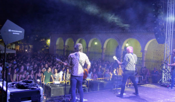 Alovera disfrutó de un gran concierto de Despistaos en las prefiestas