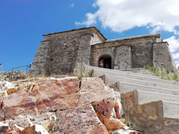 Ya te puedes inscribir en una nueva ruta senderista al Alto Rey