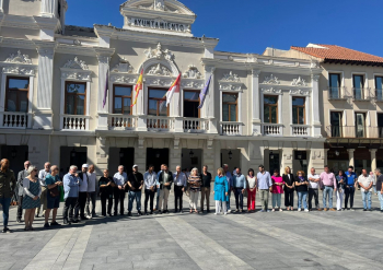 El Ayuntamiento de Guadalajara guarda un minuto de silencio por Marruecos