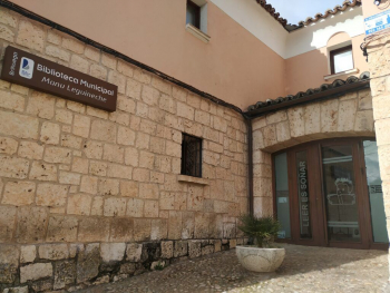 Paloma Raso, de la Biblioteca de Brihuega, premiada en el 25 aniversario de la Biblioteca regional