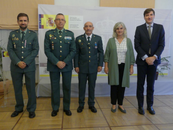 La DGT reconoce la trayectoria de más de 40 años de Lorenzo Llorente en el subsector de Tráfico de la Guardia Civil