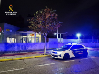 La Guardia Civil detiene a tres individuos tras darse a la fuga en un coche robado en Azuqueca de Henares