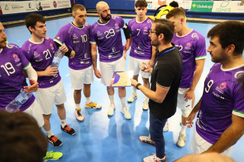 Juan Carlos Requena, entrenador del BM Guadalajara: “Vamos por el camino del objetivo que queremos conseguir”