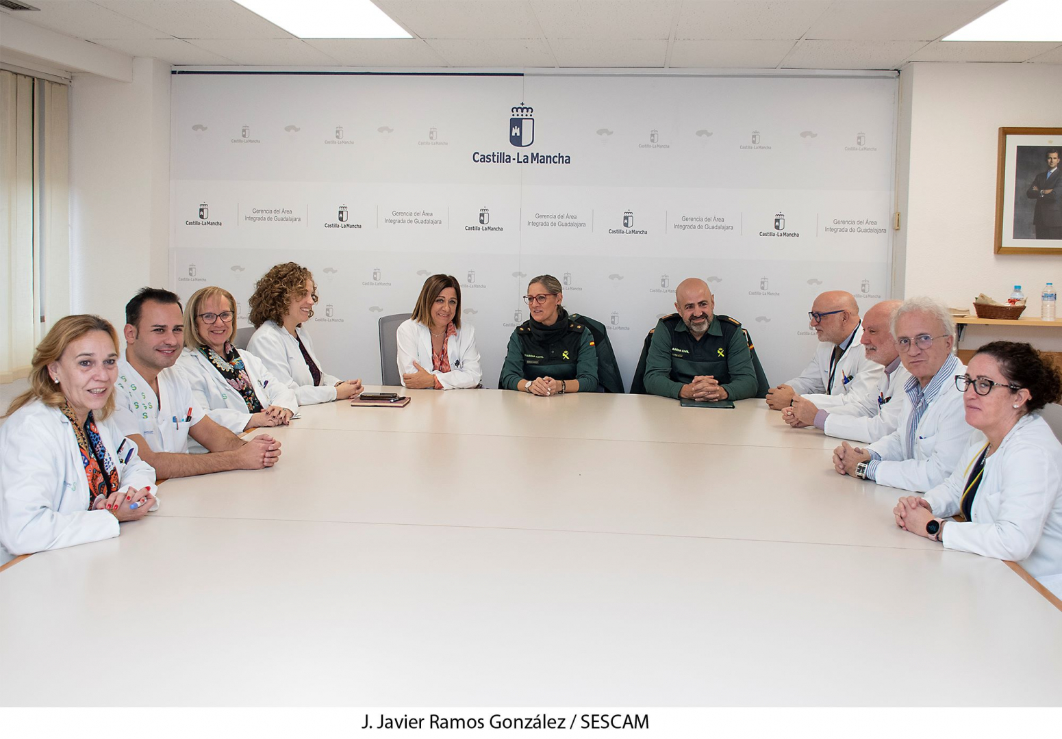 Un momento de la reunión mantenida en las instalaciones del Hospital Universitario//Imagen: J. Javier Ramos González. Sescam. 