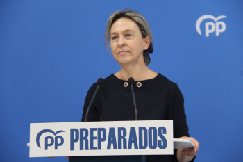 Guarinos amenaza a De Luz por acusarla de "colocar" en el Ayuntamiento a "amiguitos" con carnet del PP