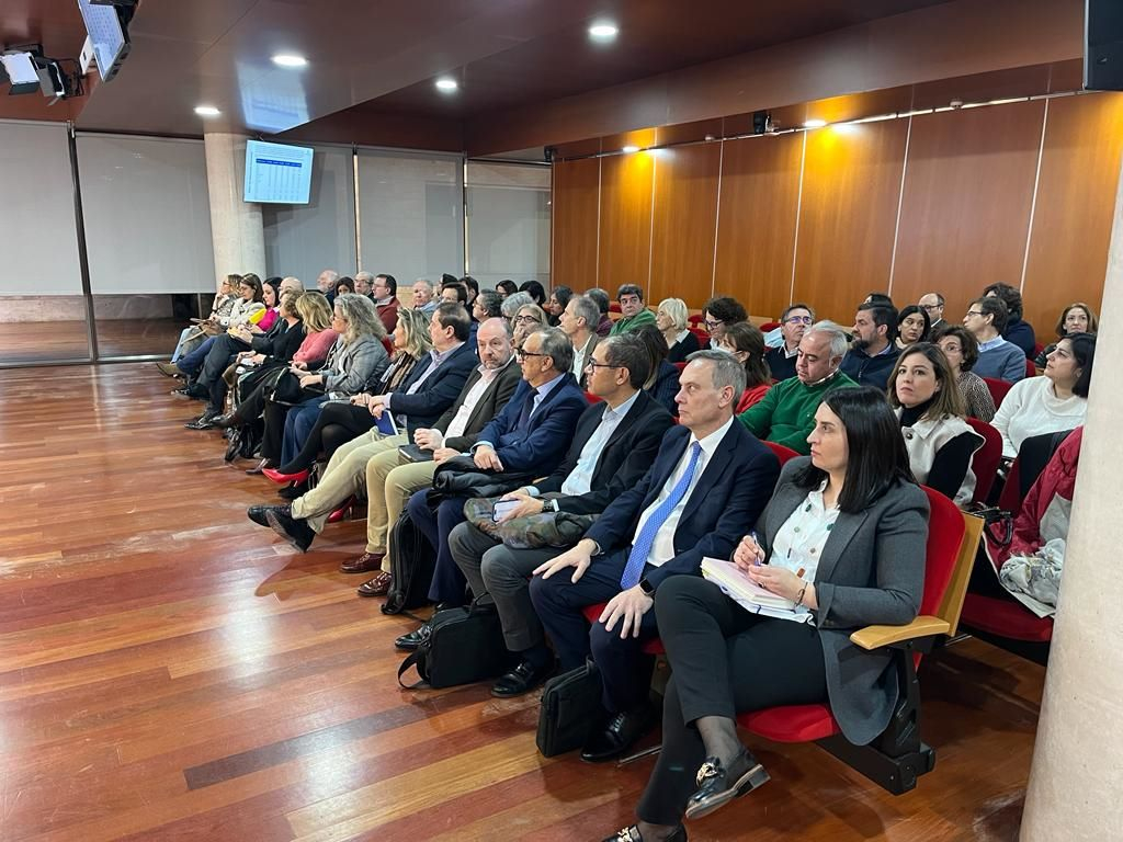 Tras la finalización del Consejo Interterritorial de Sanidad celebrado hoy, el consejero de Sanidad se ha reunido con los equipos directivos de la Sanidad de Castilla-La Mancha//Imagen: JCCM.