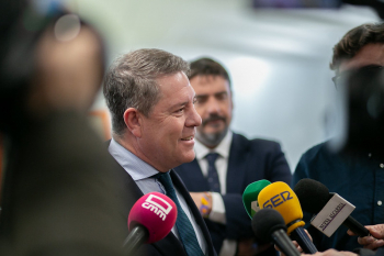 García-Page lamenta que España “esté metida en un laberinto sin salida” donde el independentismo pretende que se gobierne “con camisa de fuerza” 