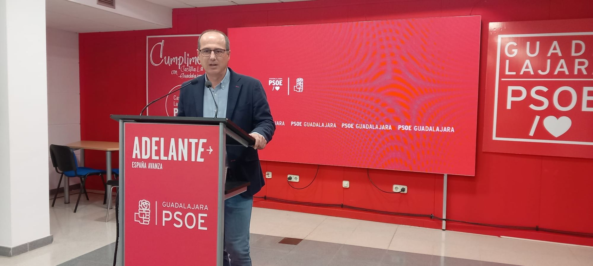 El diputado nacional del PSOE, Alberto Rojo, durante la rueda de prensa ofrecida esta mañana.