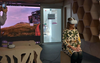 La ciudad se 'vende' en Fitur con un vídeo y unas gafas 3D