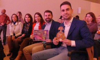 Salinas recoge en Toledo el Premio Menina 2022, y lo dedica «a las mujeres y hombres de Cabanillas que trabajan por la Igualdad»