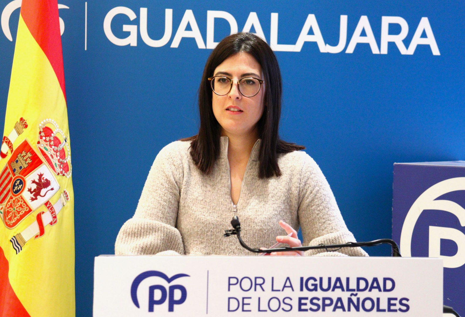 La senadora del PP, María Patricio, durante la rueda de prensa//Imagen: PP Guadalajara.