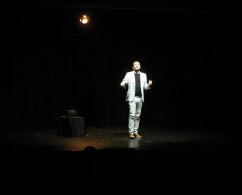 Un total de 400 alumnos de 3º de la ESO asisten a la sesión de narración oral “El Quijote en una hora y cinco minutos”