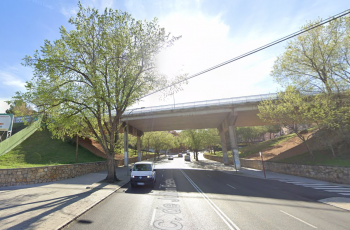 El Ayuntamiento licita las obras de reparación del puente de la calle Méjico sobre Julián Besteiro