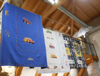 Julia Ruiz expone sus labores de cinco décadas, como homenaje a Natalia, su hija fallecida