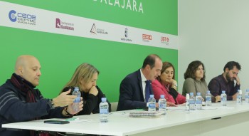 El alcalde de Guadalajara reúne a 22 grandes empresas para potenciar la Agencia para el Empleo, que cuenta ya con 900 inscritos en dos meses de vida
