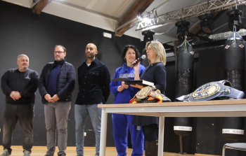 Guarinos destaca el tesón y la firmeza de Miriam Gutiérrez como mujer y deportista 