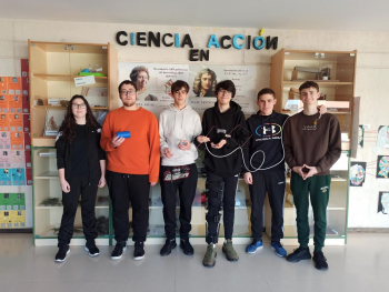 Seis alumnos del IES Newton Salas de Villanueva de la Torre diseñan un satélite del tamaño de una lata de refresco