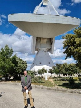 El radiotelescopio de Yebes detecta una molécula habitual en el petróleo en las nubes donde se forman las estrellas