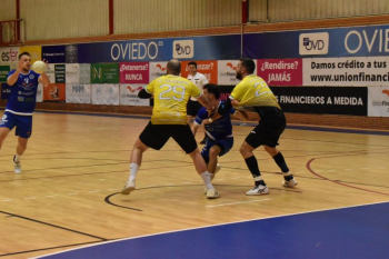 El Balonmano Guadalajara conserva el liderato y mantiene muy vivo el sueño 