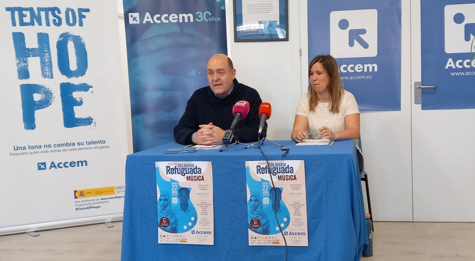 Braulio Carés y Aroa Clavero, durante la rueda de prensa.