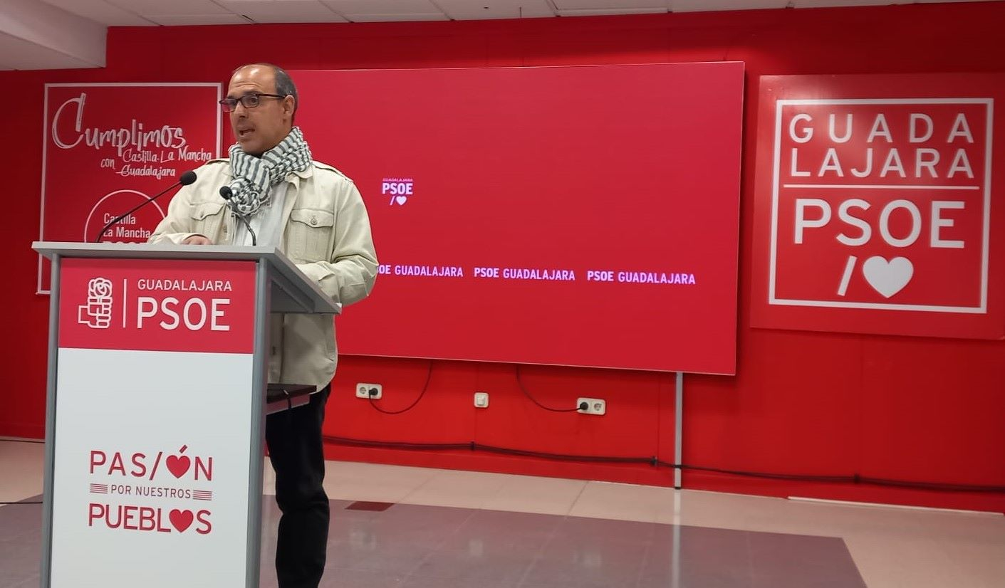 Pablo Bellido, secretario provincial del PSOE, durante la rueda de prensa ofrecida hoy jueves. 